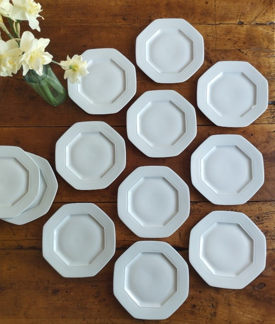 Image 1 of 12 assiettes à dessert octogonales en porcelaine de Limoges