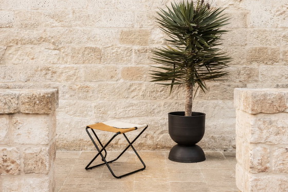 Image 1 of 2 TABOURETS DU DÉSERT TERRE NOIRE / VIE FERMIÈRE