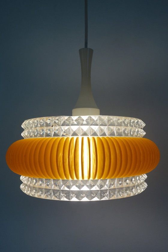 Space age chandelier in transparent plastic with orange 70s strip – Pendant lamps (photo 3 of 12)