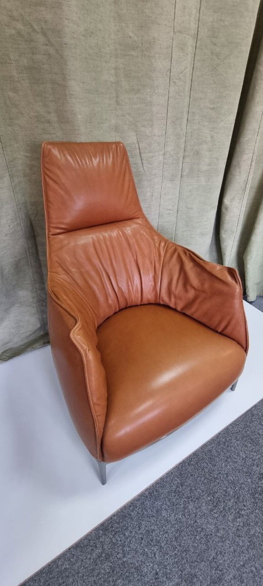 Poltrona Frau Archibald in pelle color cognac – Ex-esposizione