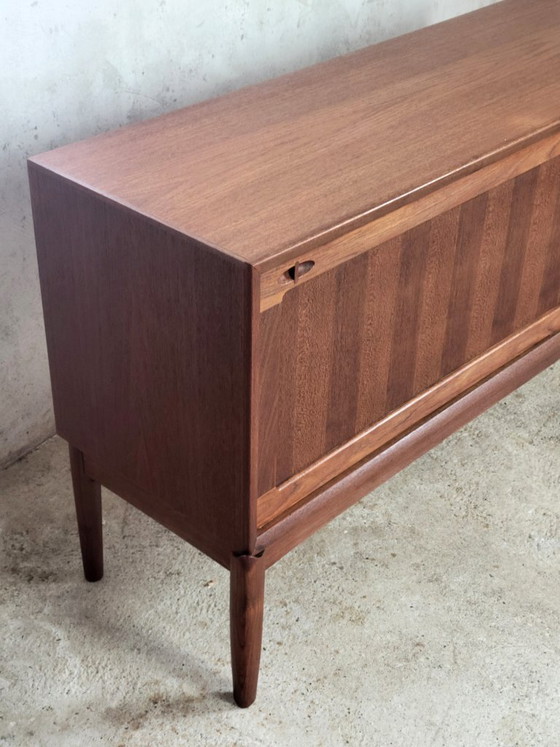Original H.W. Klein sideboard for Bramin, Danish design from the 1960s – Wood (photo 4 of 11)
