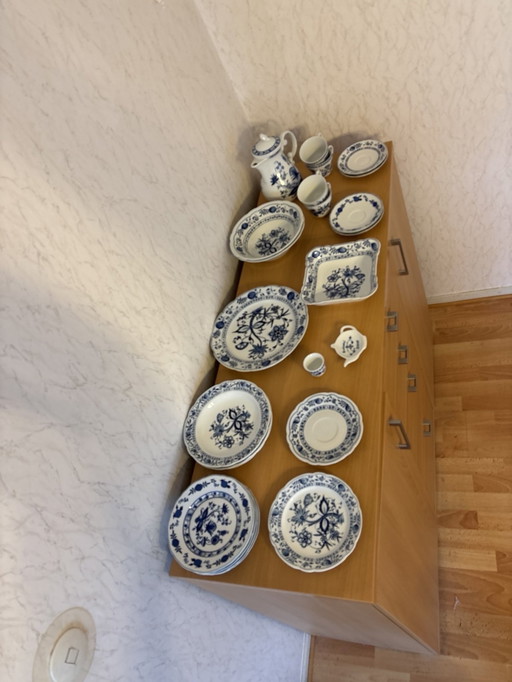 Triptis Geschirr Set Zwiebelmuster
