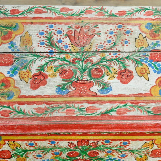 Image 1 of Pequeño cofre de arte popular, circa 1930.