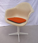 Eames shell chair / armchair