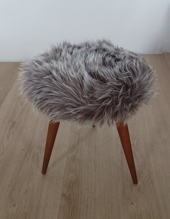 Tabouret Shaggy Années Cinquante – Poufs & repose-pieds, Textile, Bois (photo 2 of 7)
