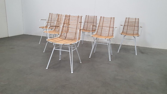 Fauteuil Kave Home Tishana en rotin, accoudoirs en métal blanc – Chaises de salle à manger, Metal, Rattan (photo 2 of 15)