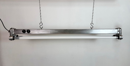 Industriële, gepolijste hanglamp met buisvormige armatuur, jaren 70