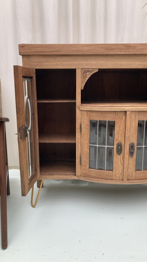 Vitrine cabinet
