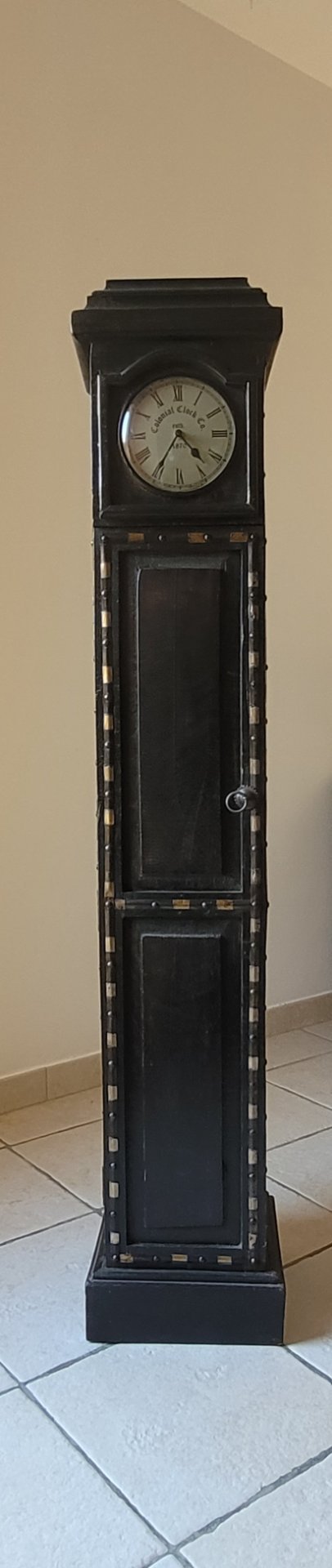 Colonne de rangement vintage avec horloge, bois massif