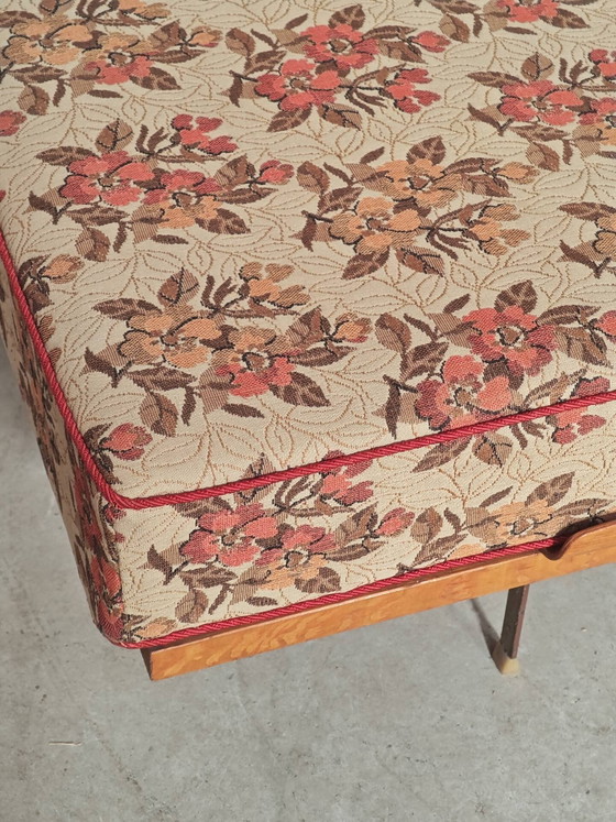 Folding sofa bed Canapé banquette Interier Praha 1960 floral pattern fabric – 3-5 seaters, Wood (photo 17 of 30)