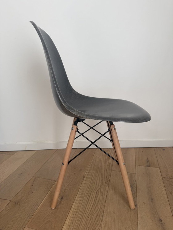 DSW Eames Herman Miller US Edit 50er 60er Design Kein Vitra Knoll – Esszimmerstühle, Iron, Fiberglass (photo 7 of 11)
