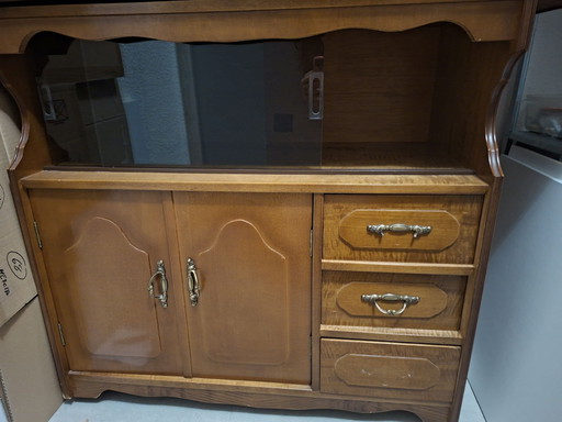 Classic wooden sideboard cabinet / display case in perfect condition