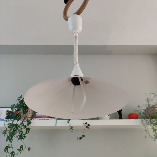 Suspension blanche T710, modèle chapeau de sorcière