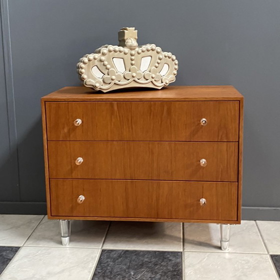 Image 1 of Teakholzkommode aus den 1970er Jahren mit Griffen aus Plexiglas