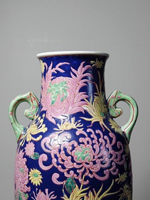 Große chinesische balusterförmige Vase Vintage Porzellan emailliert mit Blumen