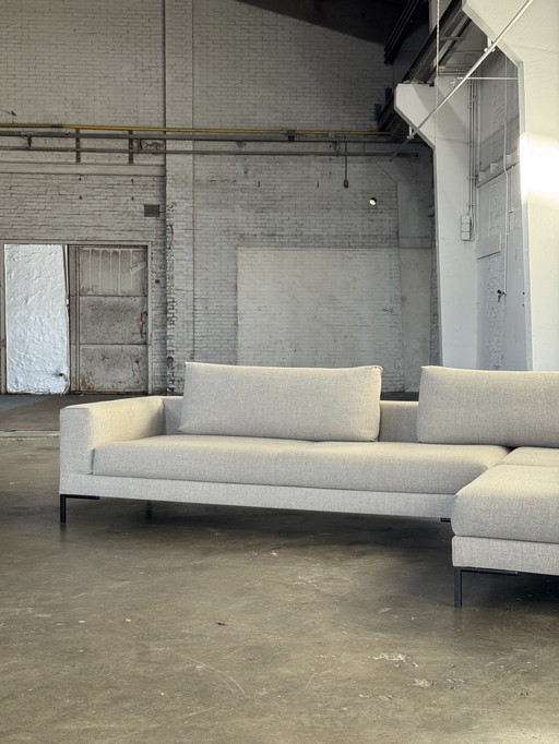 Design on Stock Aikon Lounge | Milton Dune