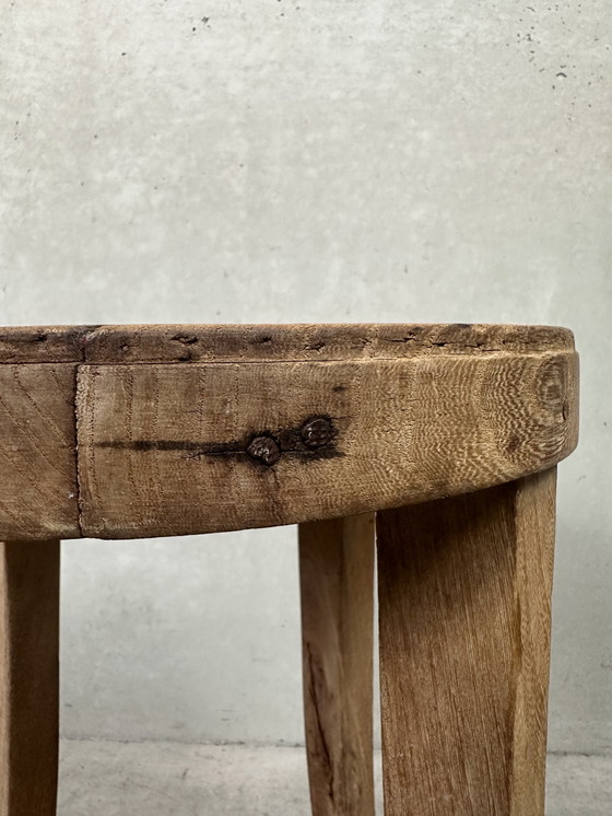 Image 1 of Alter runder Beistelltisch