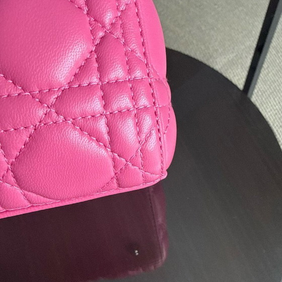 Image 1 of DIOR LADY MEDIUM - PELLE DI AGNELLO CANNAGE ROSA BARBIE CINTURINO CON DETTAGLI ARGENTO