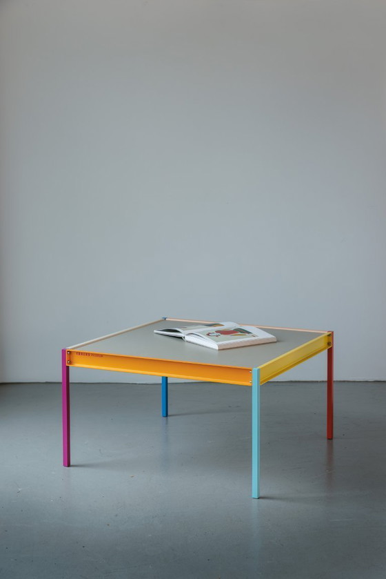 Image 1 of Tavolino da caffè moderno colorato, semplice, giocoso - Design pulito e compatto di Klaus Ebbers