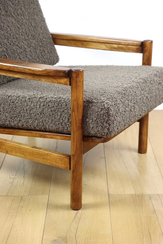 Image 1 of Houten fauteuil ontworpen door Z. Baczyk, bruin vintage chocoladebruin bouclé lamsleer