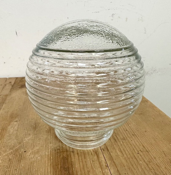 Image 1 of Lampada a sospensione industriale in bachelite con vetro rigato, anni '70