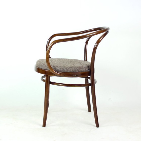 Poltrona August Thonet No. 30 In Legno Curvato Per TON, Cecoslovacchia, Metà XX Secolo – Poltrone, Textile (photo 3 of 13)