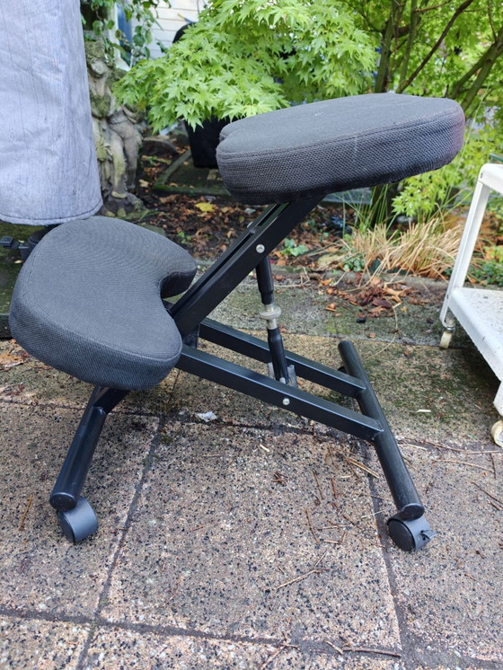 Chaise à genoux, design ergonomique - noir – Fauteuils de relaxation, Textile, Métal (photo 5 of 6)