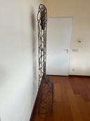 Horloge design unique en acier d'armature