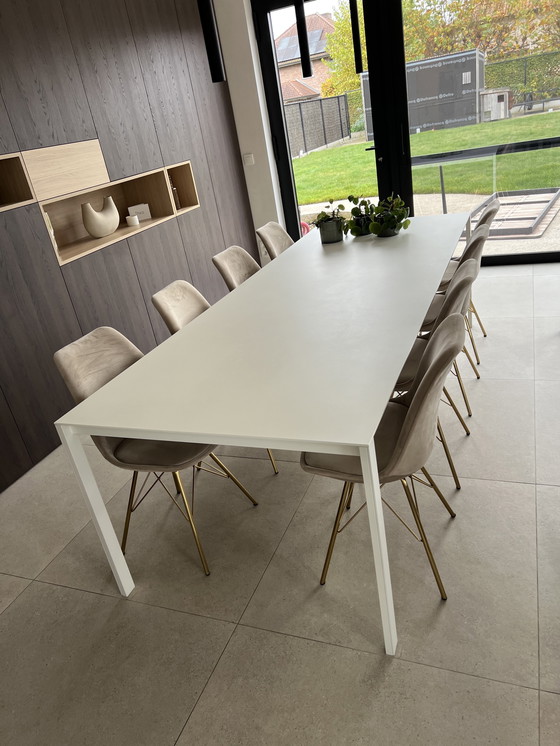 Image 1 of Weißer Esstisch