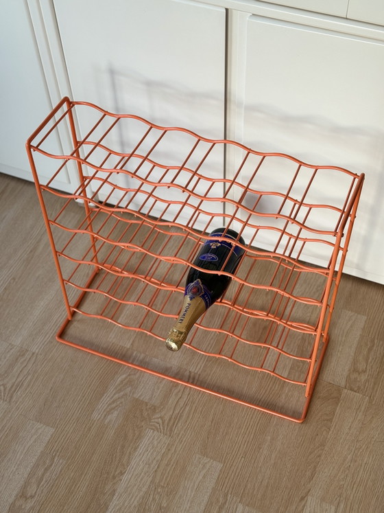 Image 1 of Casier à vin vintage Tomado orange | Années 1960 | Acier filigrané | 36 bouteilles | Design néerlandais emblématique
