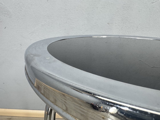 Image 1 of Table d'appoint Art déco intemporelle - chrome et verre noir