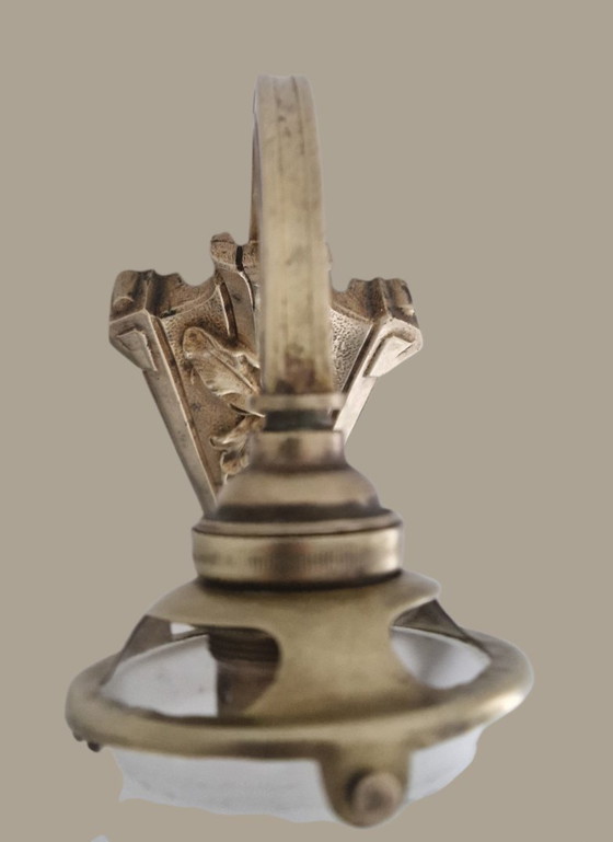 Image 1 of Jugendstil-Wandleuchte aus vergoldeter Bronze – Tulpenförmiger Schirm aus mattiertem Glas – Um 1900