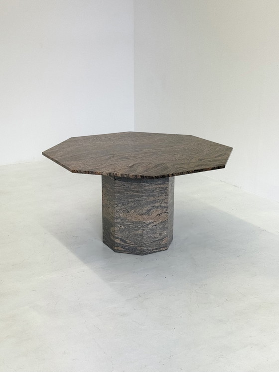 Image 1 of Table de salle à manger octogonale vintage en granit/ pierre naturelle