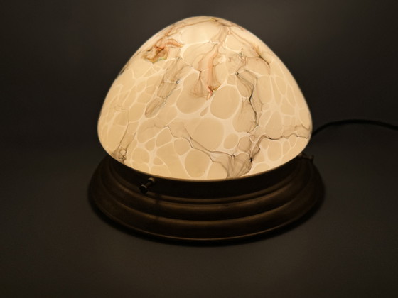 Image 1 of Vintage gemarmerde plafondlamp – elegantie in glas en messing