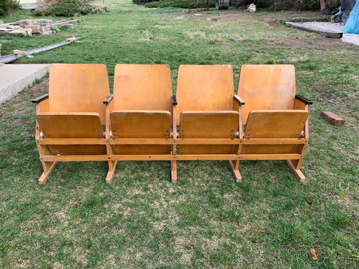 Mid-Century Hongaarse Vierpersoons Bioscoop Bankjes, jaren 50