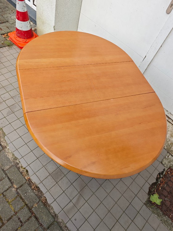 Vintage Round Extendable Table - Wood – Dining tables (photo 10 of 14)