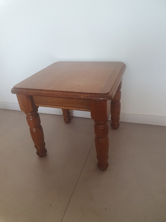 Mesa auxiliar de madera robusta – Mesas auxiliares, Wood (photo 2 of 9)