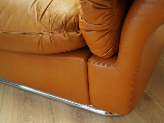 Image 1 of Oranje leren bank, Space Age ontwerp, jaren 1960, productie: Italië