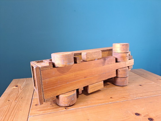 Image 1 of einfacher Holzlaster