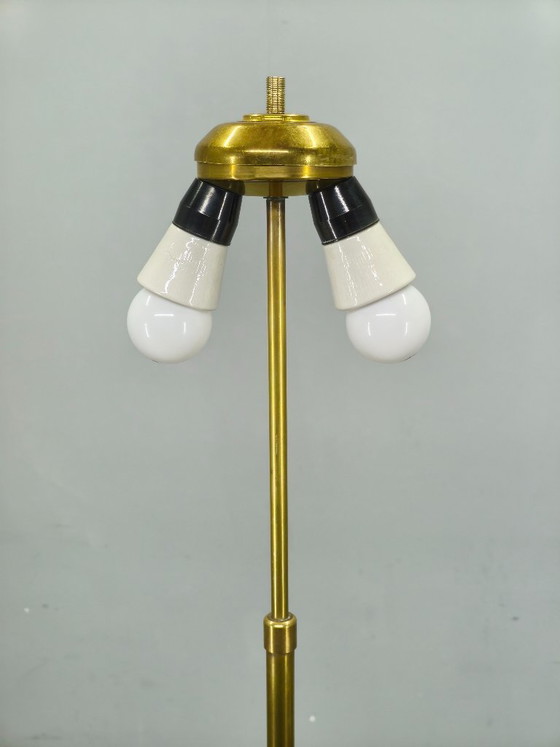 Image 1 of Lámpara de pie Hollywood Regency de latón con pantalla ROMO, Italia, década de 1950.