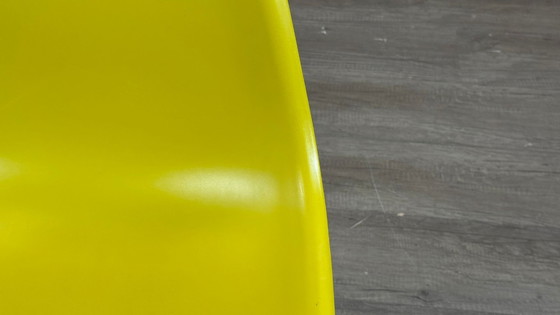 Image 1 of Vitra DSR giallo