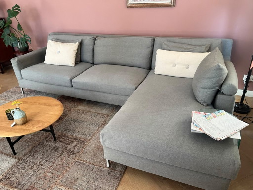 Sofa mit Chaiselongue