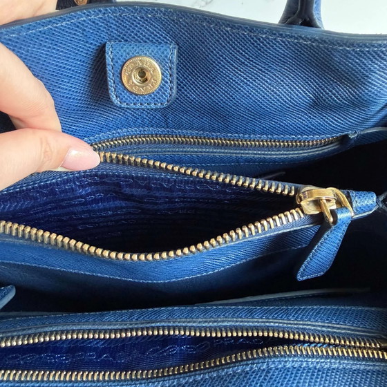 Prada Saffiano Leather Open Promenade Satchel – Borse a spalla (photo 20 of 23)