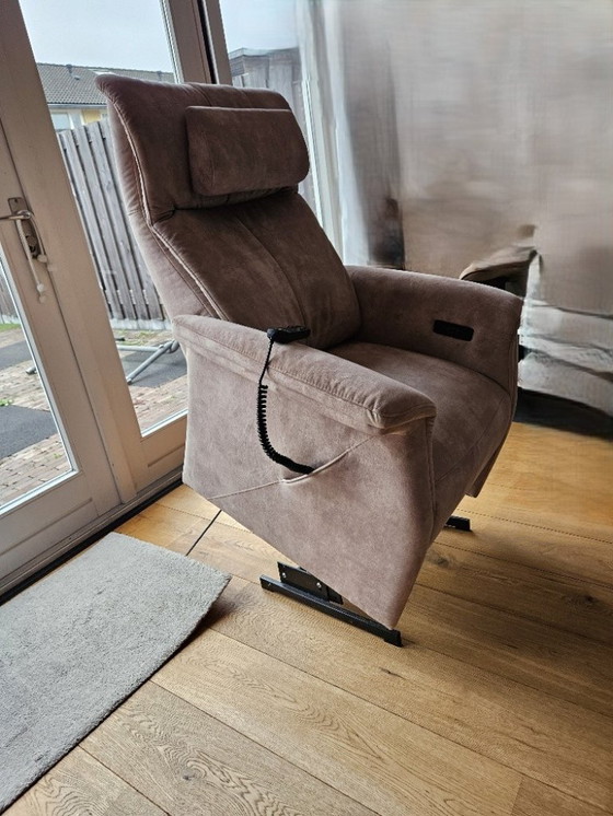 Image 1 of Lussuosa poltrona Vianne Rise-and-Recieve: come nuova! Qualità eccellente!