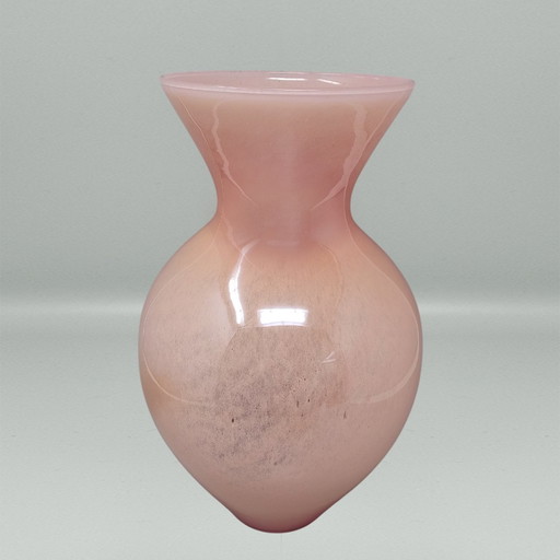 Load Image into Gallery Viewer, 1970s Luxury Pink Handcrafted Vase in Murano Glass by Maestro del Vetro. Made in Italy