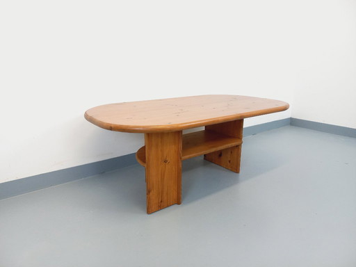 Vintage rectangular oval modernist coffee table in solid pine from the 1970s