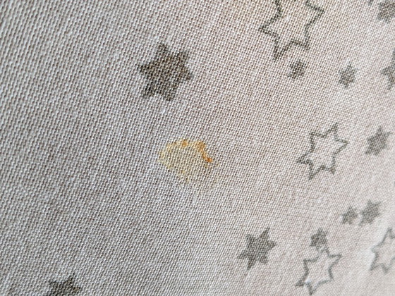 Image 1 of Große Vintage Weihnachts-Tischdecke – 70er/80er Jahre, 100% Baumwolle, Beige mit verschneitem Dorfmotiv