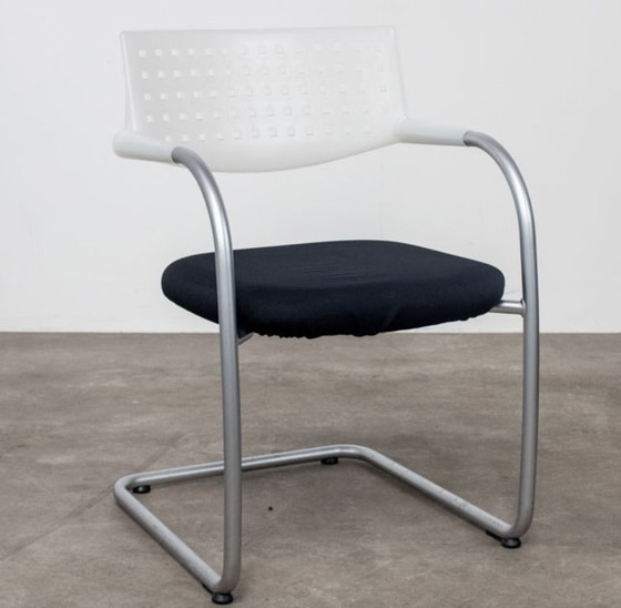 Image 1 of Vitra Visasoft Visavis stoel 12 stuks stapelbaar