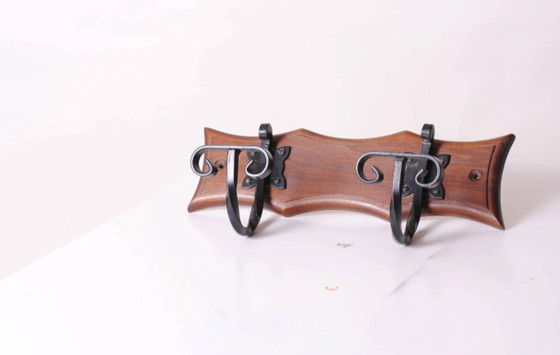 Image 1 of portes manteau en bois et fer forgé, lot de deux