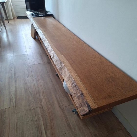Image 1 of Un bellissimo armadio in legno.